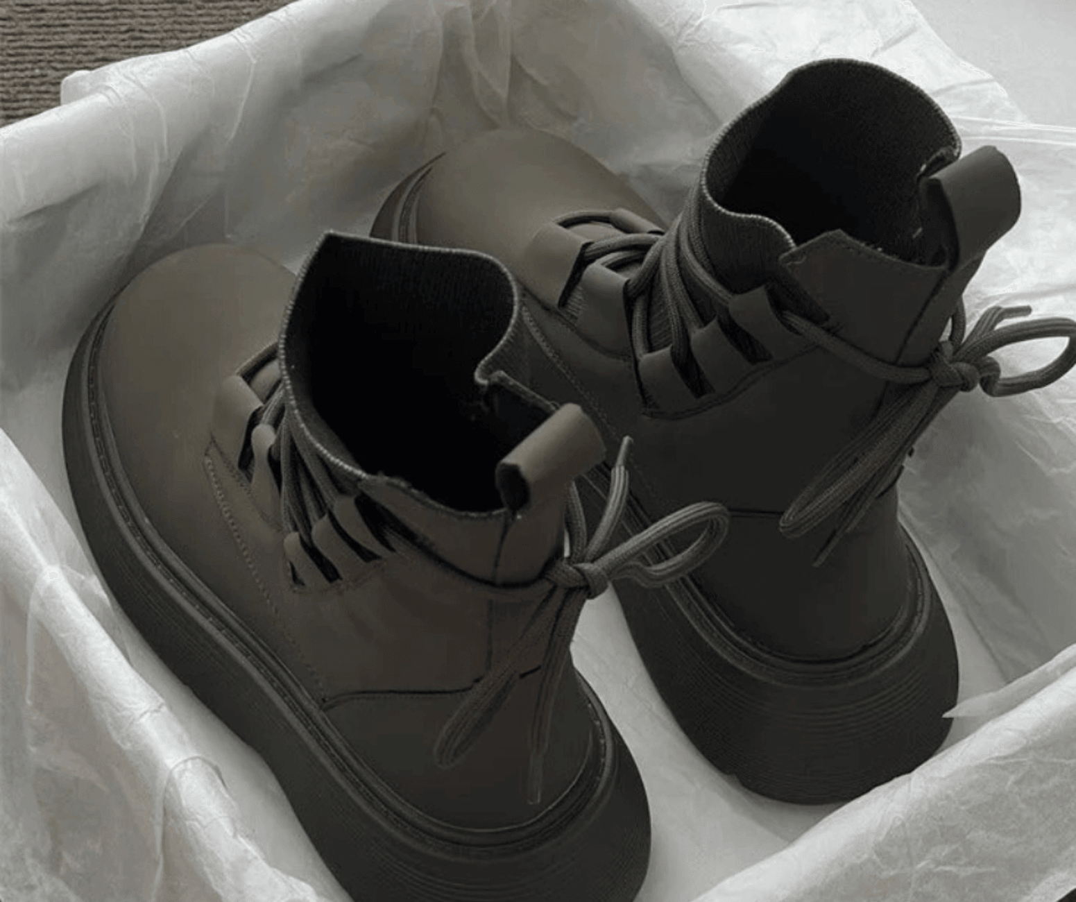 Women's Winter Boots with Insulated Lining and Sturdy Sole